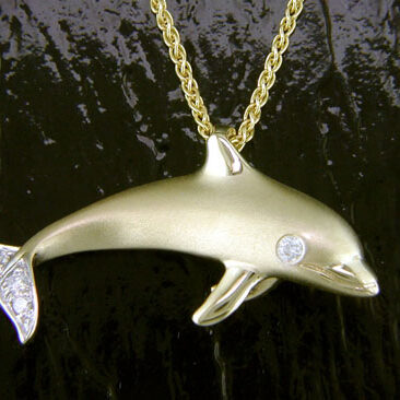 FP013D
14K DOLPHIN PENDANT
3-D STYLE W/.12 TW DIAMONDS
SIZE: 1 3/16in. /31mm Wide